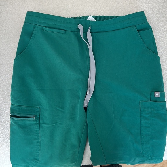 Scrub - Picture 3 of 3